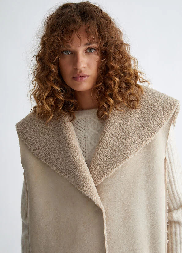 Taubengraue Weste Aus Synthetischem Schafsfell 5 Taubengraue Weste Aus Synthetischem Schafsfell – Bild 3