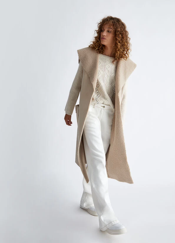 Taubengraue Weste Aus Synthetischem Schafsfell 6 Taubengraue Weste Aus Synthetischem Schafsfell – Bild 4