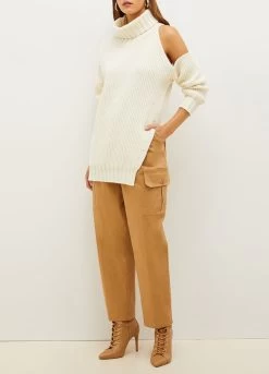 Rollkragenpullover Mit Seitlichen Schlitzen