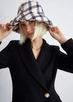 Fischerhut Mit Karomuster Aus Nylon