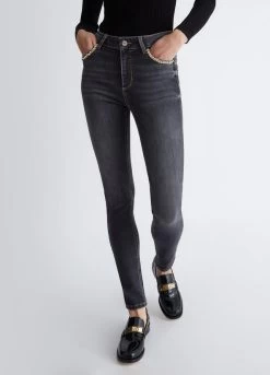 Skinny-Jeans Mit Schmuckdetail