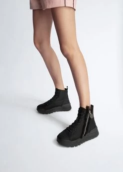 Schwarze Sneaker-Boots