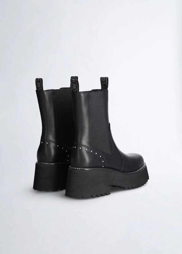 Beatle-Boots Aus Leder Mit Nieten 5 Beatle-Boots Aus Leder Mit Nieten – Bild 3