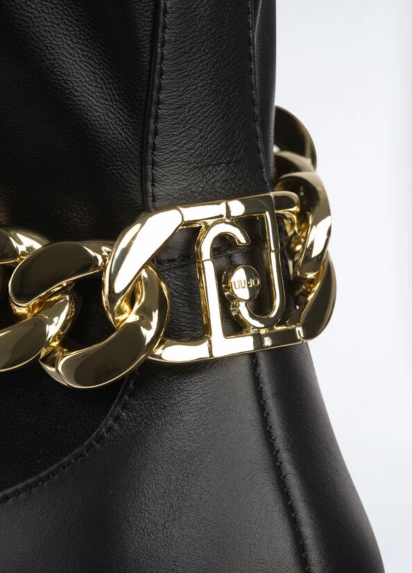 Hohe Stiefel Aus Leder Mit Logokette 7 Hohe Stiefel Aus Leder Mit Logokette – Bild 5