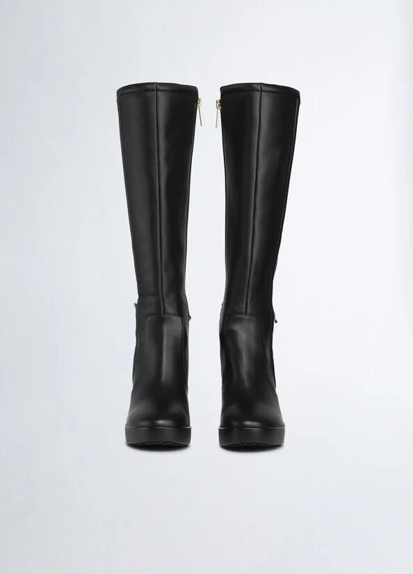 Hohe Stiefel Aus Leder Mit Logokette 6 Hohe Stiefel Aus Leder Mit Logokette – Bild 4